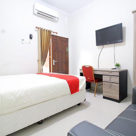 Reddoorz Plus Near Stie Ykpn Maguwo Екстер'єр фото