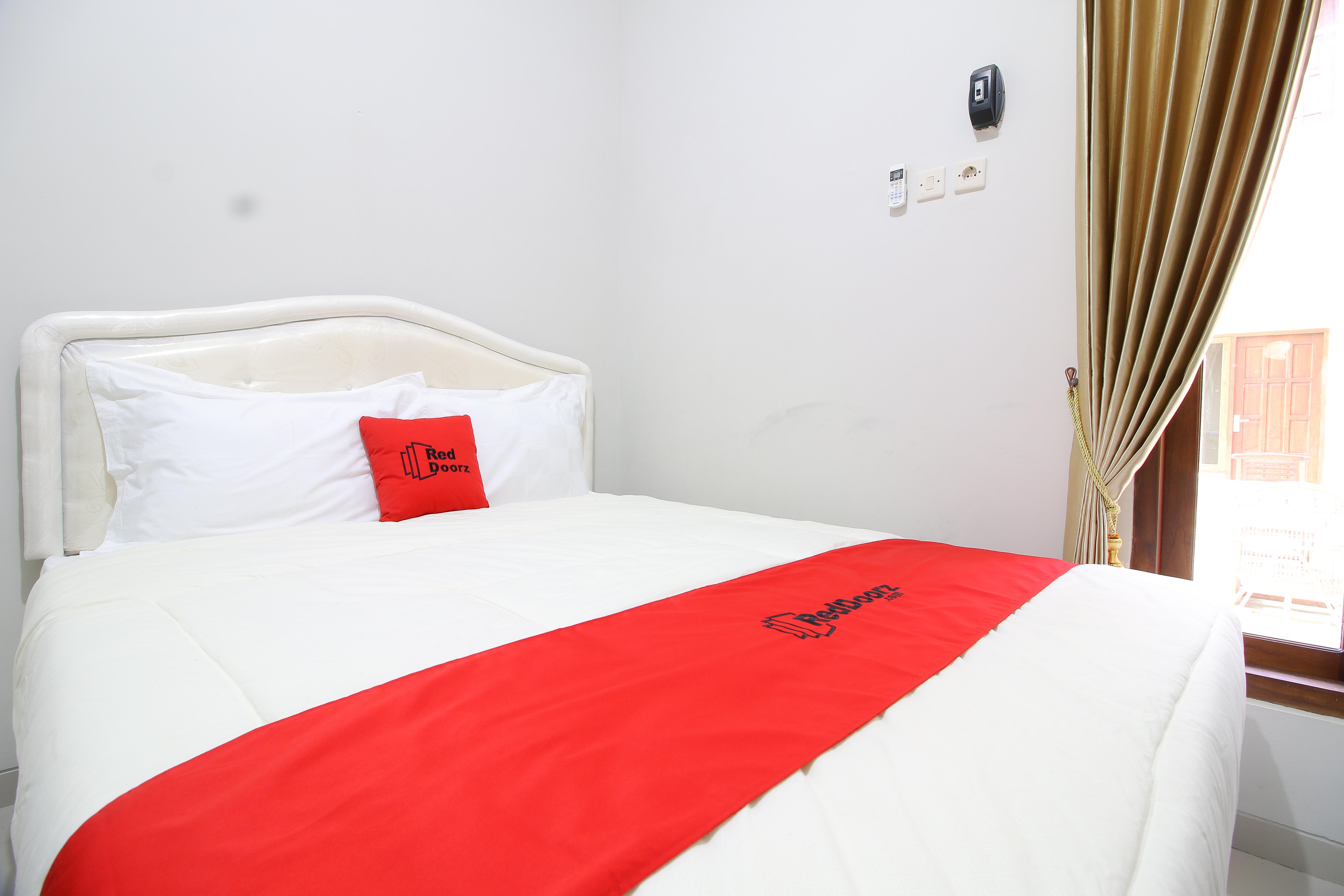 Reddoorz Plus Near Stie Ykpn Maguwo Екстер'єр фото