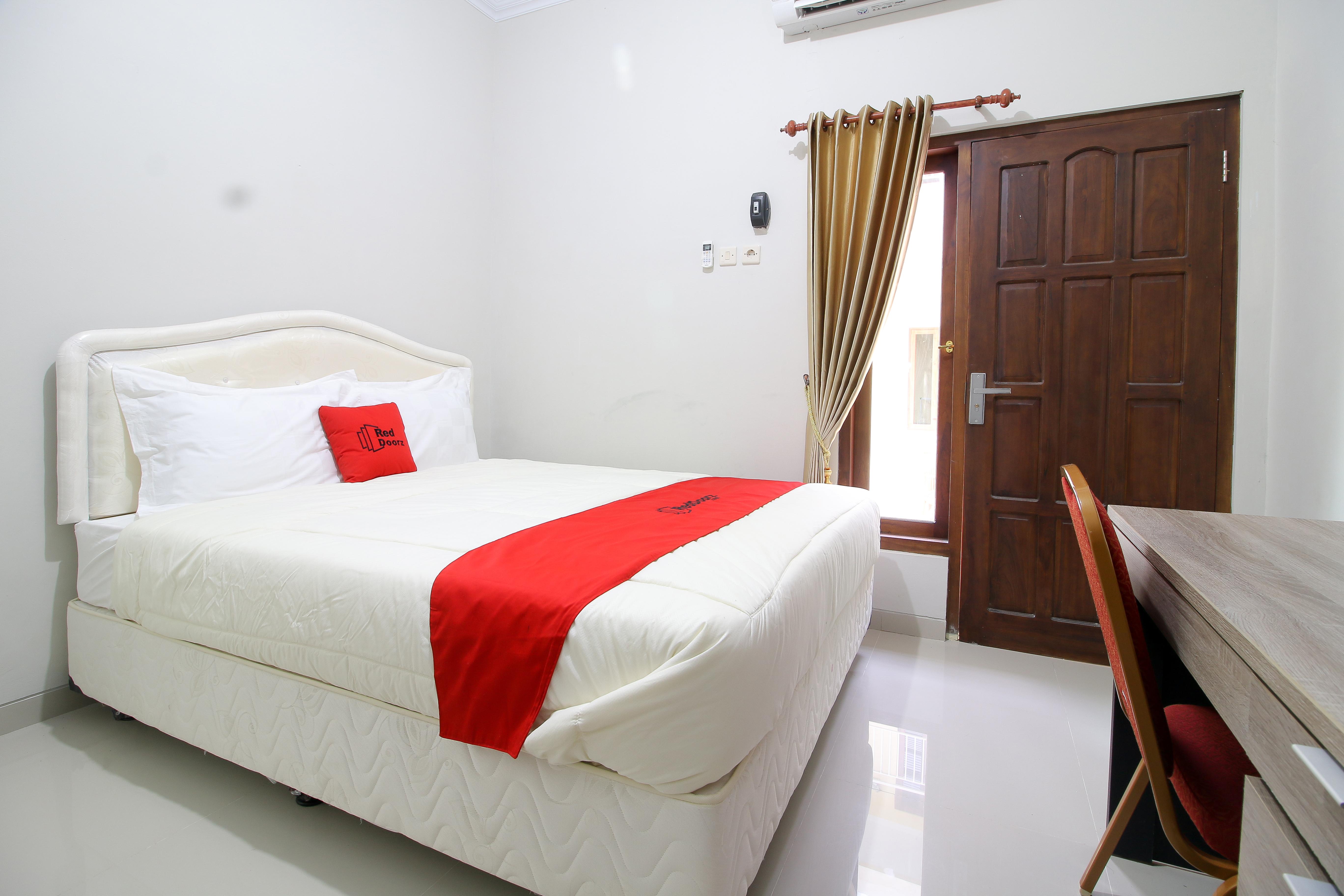 Reddoorz Plus Near Stie Ykpn Maguwo Екстер'єр фото