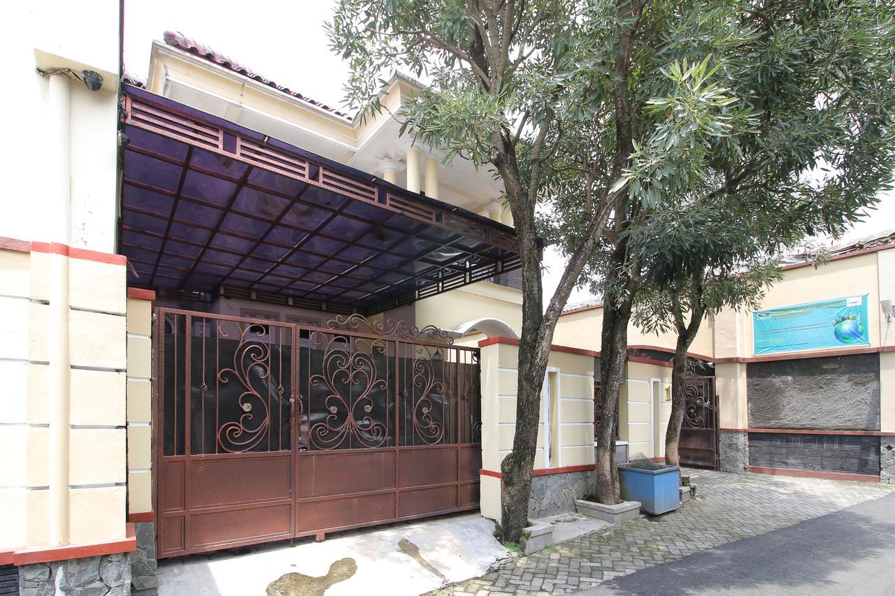 Reddoorz Plus Near Stie Ykpn Maguwo Екстер'єр фото