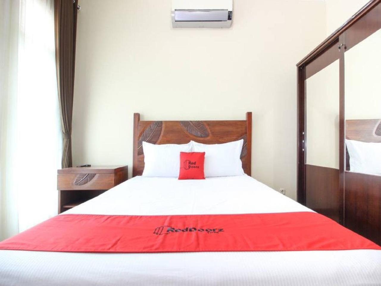 Reddoorz Plus Near Stie Ykpn Maguwo Екстер'єр фото